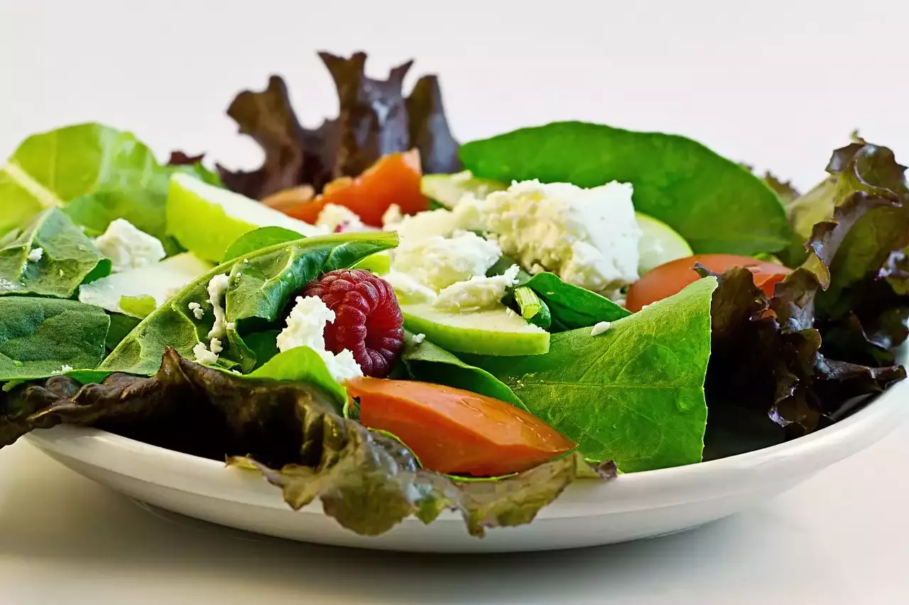 Savory Fall Salads: Recipes Featuring Seasonal Ingredients